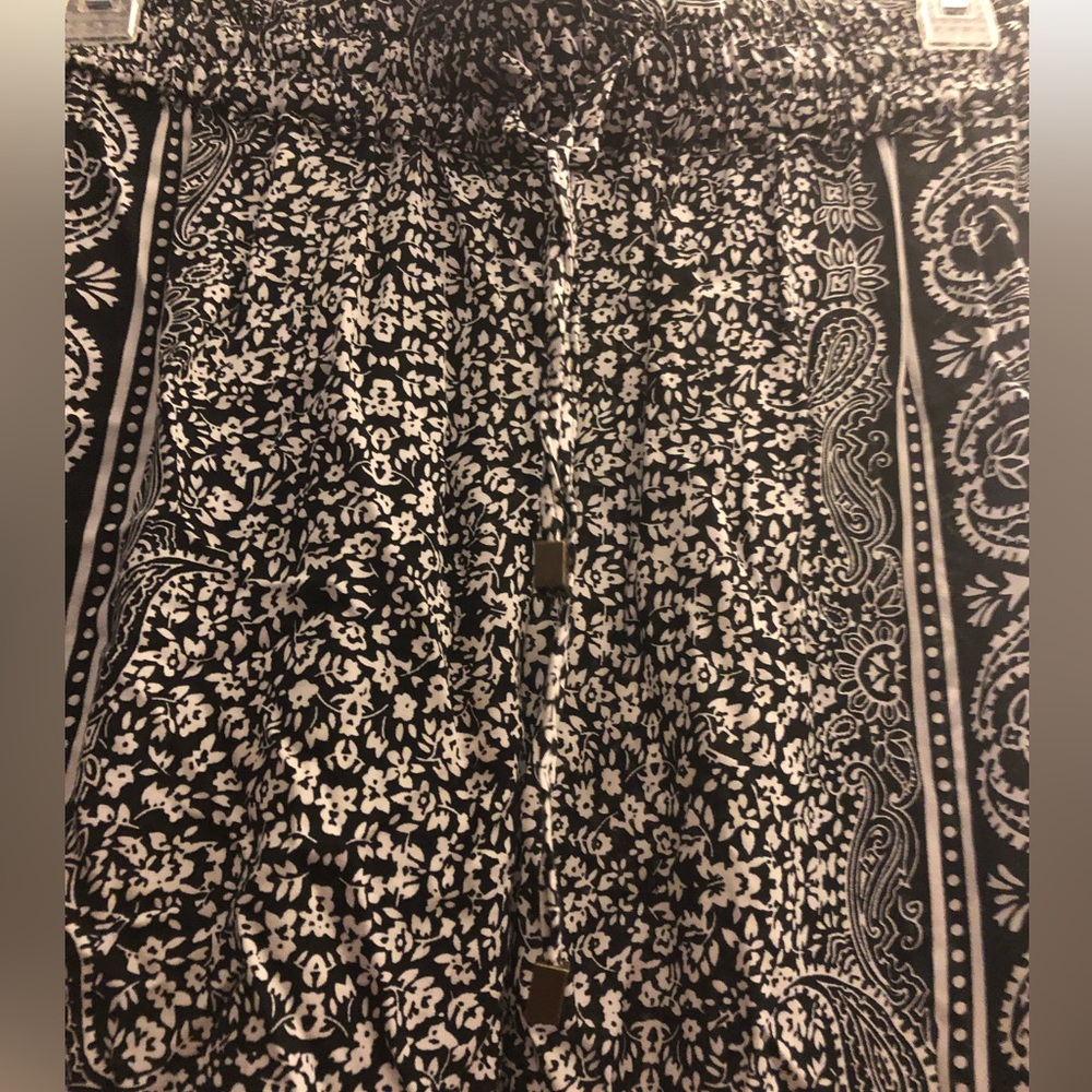 Mid rise patterned pants - Picture 2 of 3